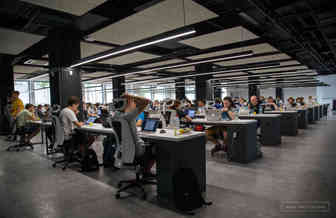 亚马逊、联邦为备战假日旺季疯狂扩招！超100万人申请亚马逊职位！
