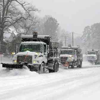 该国受暴风雪影响，部分地区紧急关闭高速公路，物流货运雪上加霜